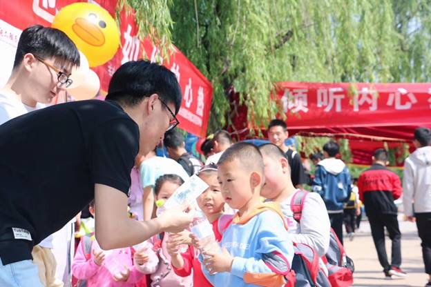 说明: http://xwzx2016.sdjzu.edu.cn/__local/6/E1/B8/CCE4FAFFF263478E072D2CDB01B_5C29BEB0_3848C.jpg