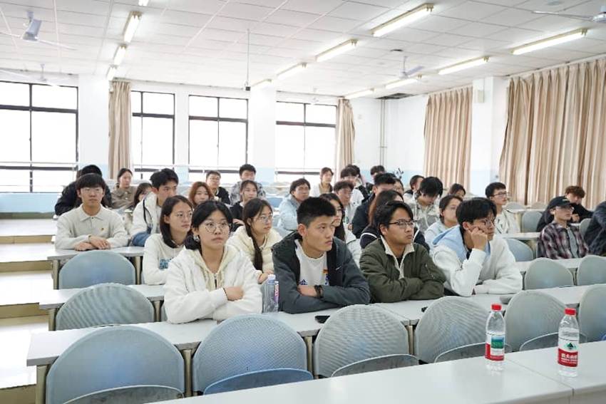 54d4c75fa547606fd477d03b5f4cf21a